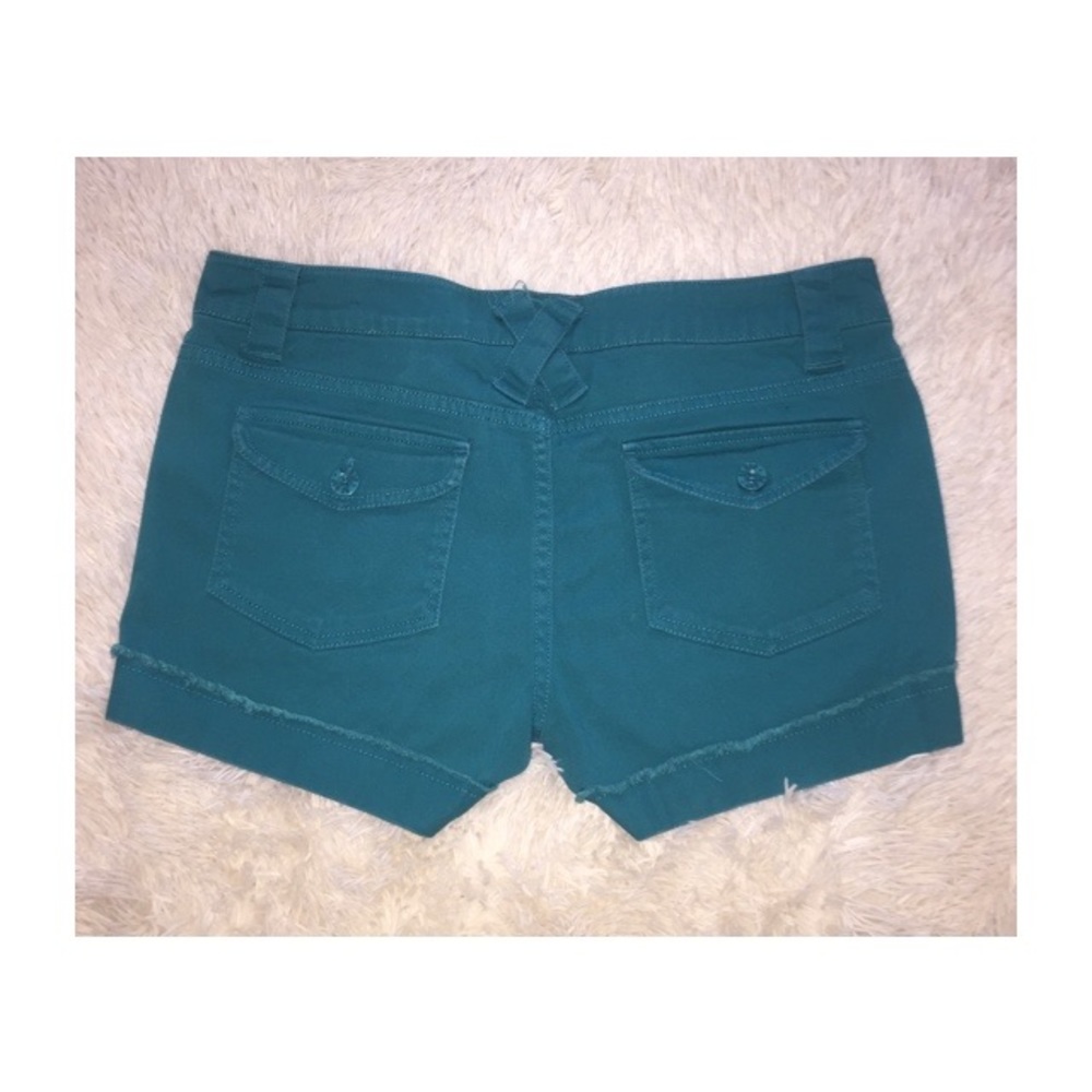 Shorts - Picture 2 of 3